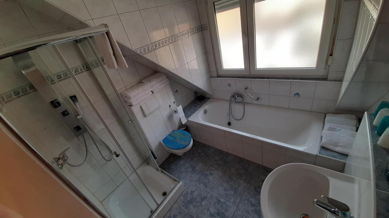 Apartmenthaus "Zum Birnbaum" Rosstal Exterior foto